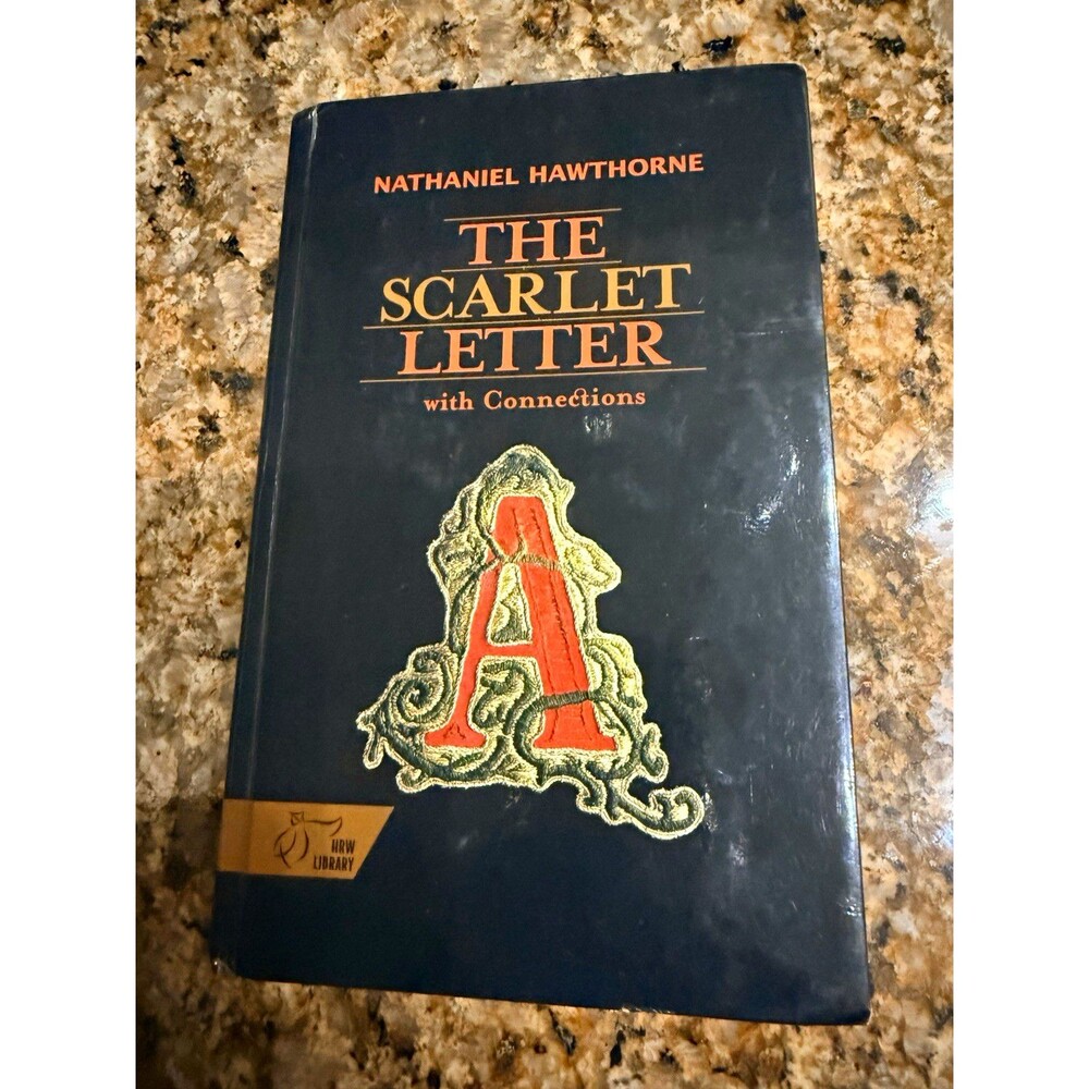 The Scarlet Letter with Connections – Nathaniel Hawthorne Hardcover